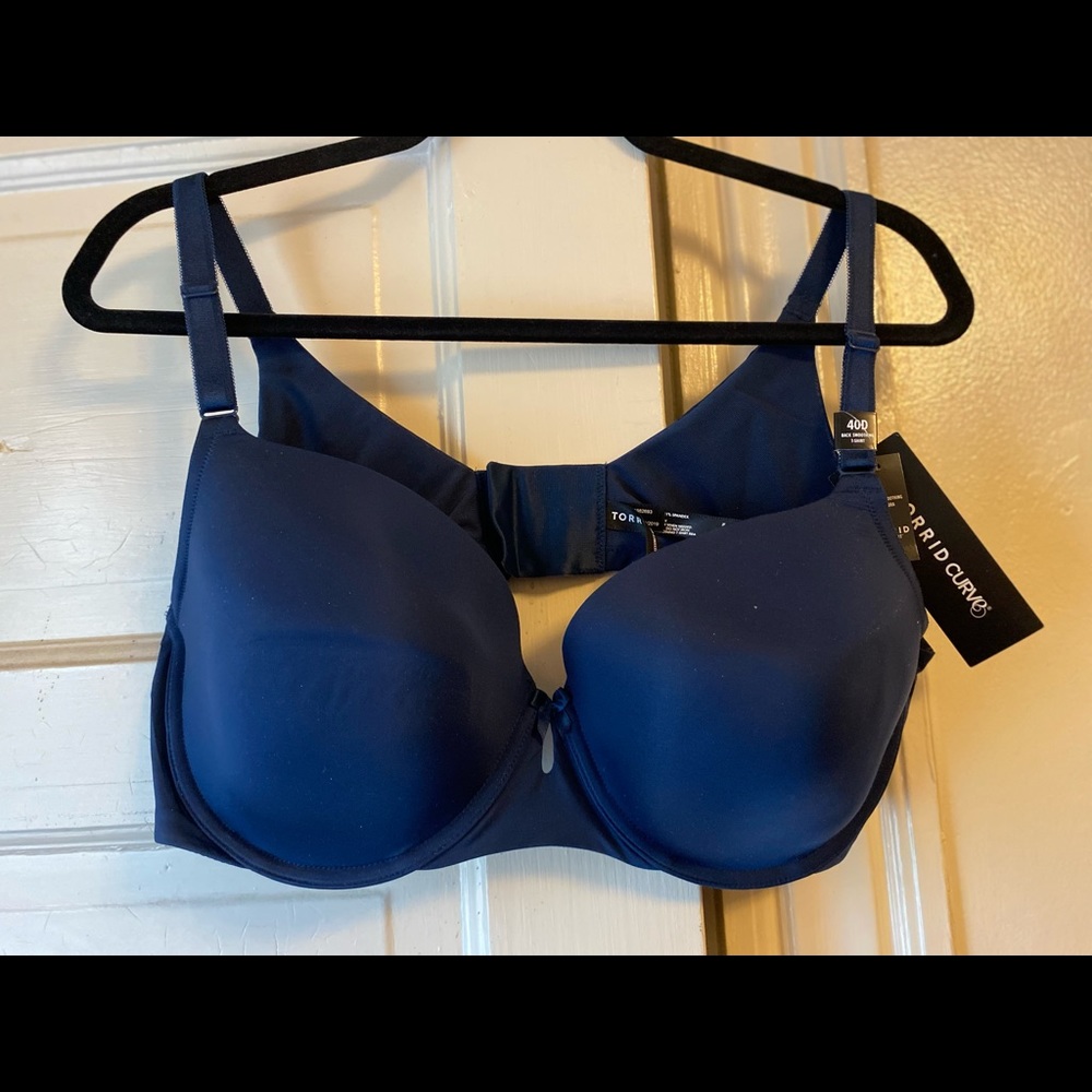 Torrid t shirt bra- brand new navy blue